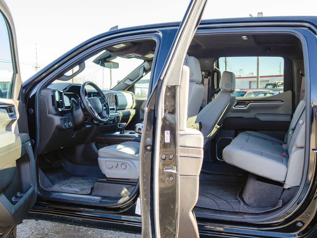 Used 2024 Chevrolet Silverado 1500 RST w/ Convenience Package II AWD/4WD image 7