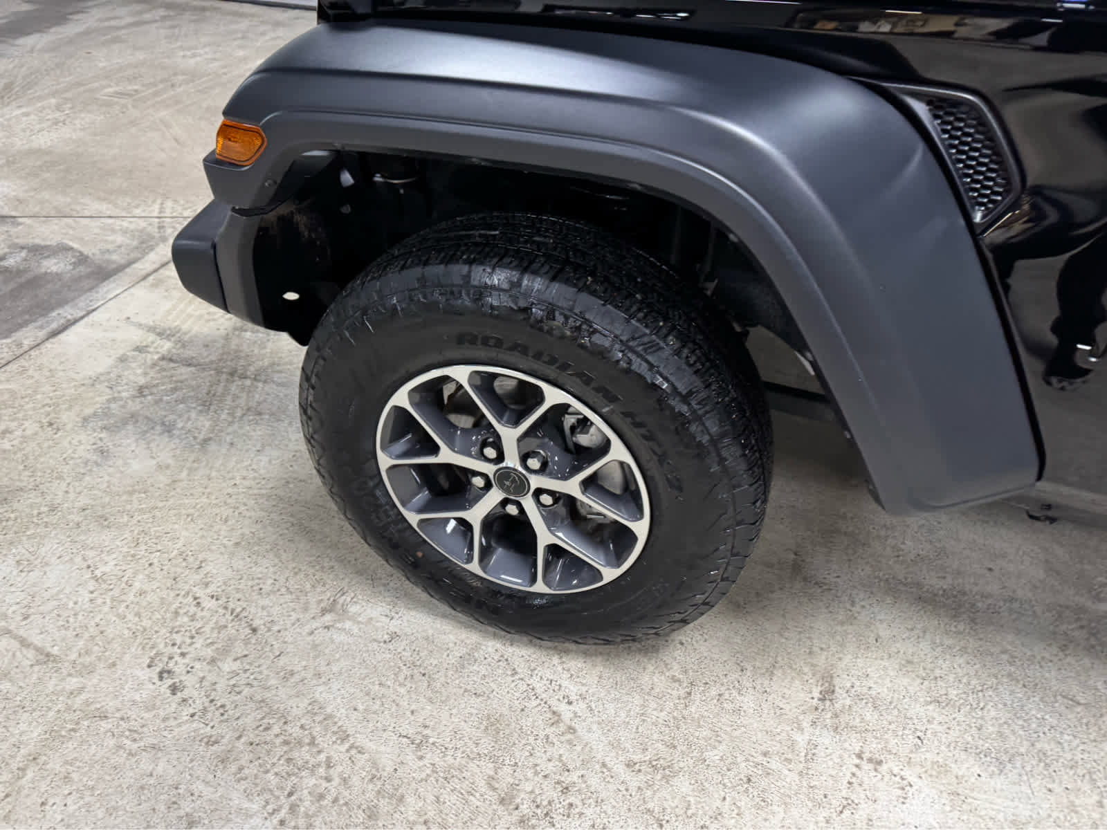 Used 2024 Jeep Wrangler Sport S image 10