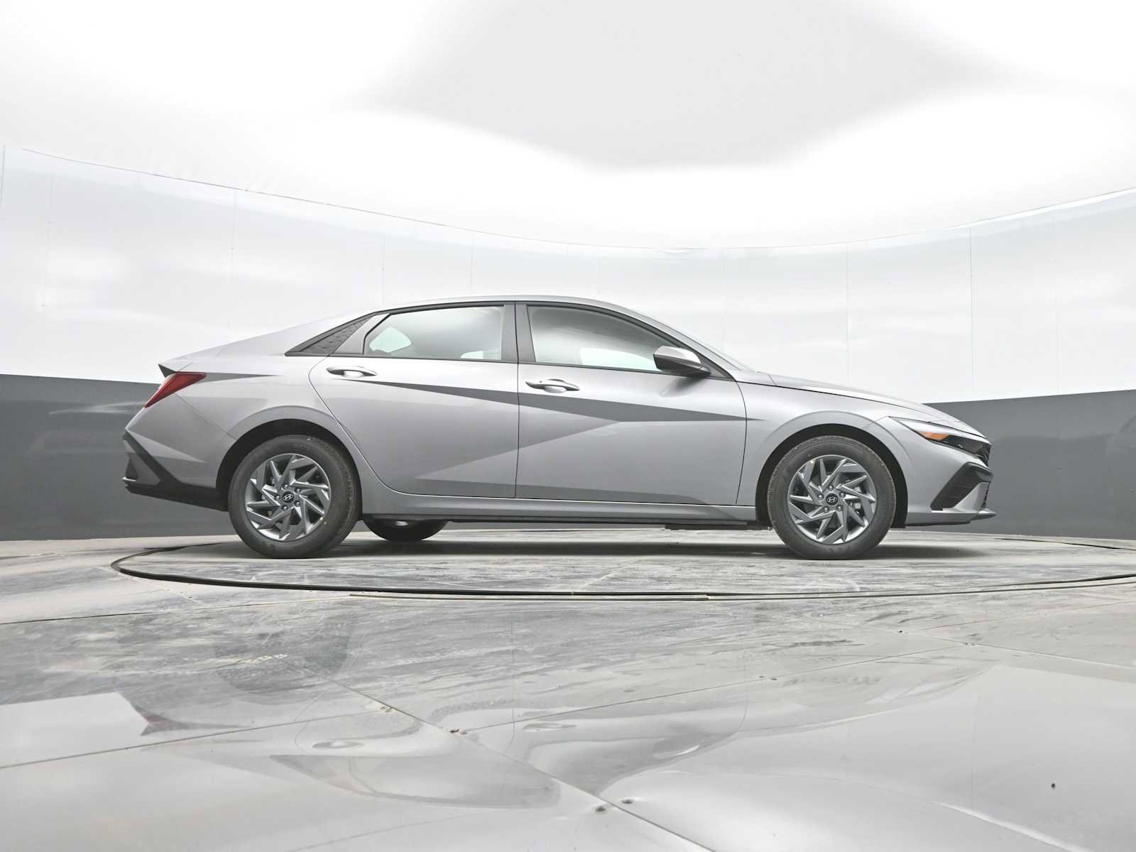 New 2026 Hyundai Elantra Blue image 28