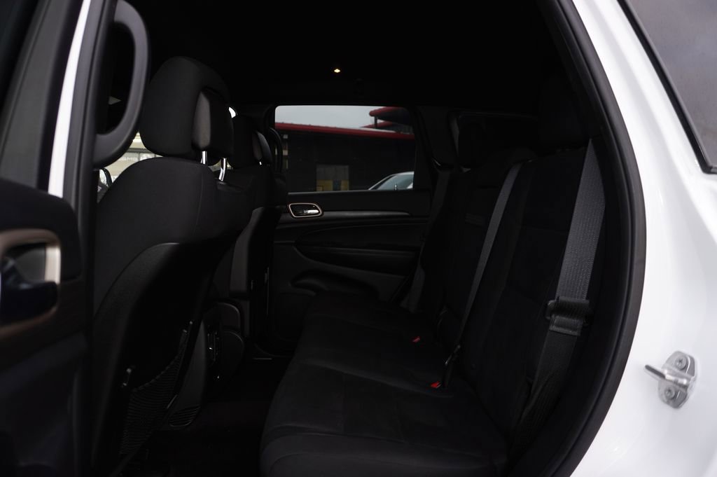 Used 2017 Jeep Grand Cherokee Laredo w/ Quick Order Package 23E image 25