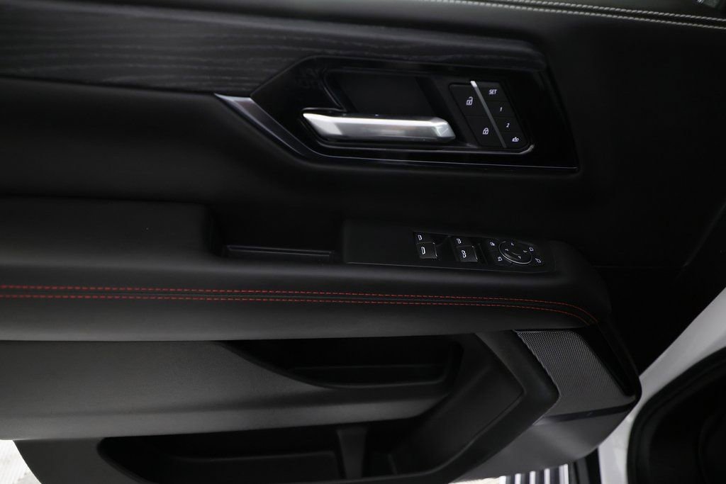 Used 2026 GMC Yukon AT4 Ultimate w/ LPO, Floor Liner Package image 20