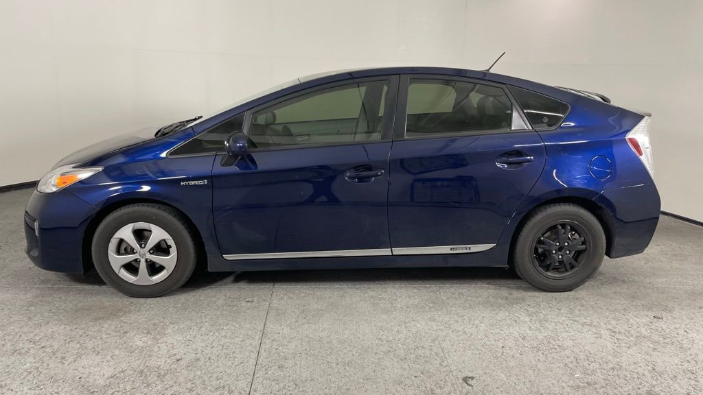 Used 2013 Toyota Prius Three w/ Preferred Accessory Pkg image 6