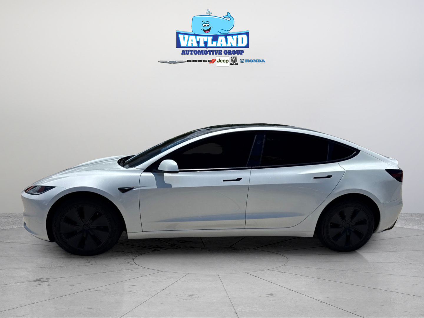 Used 2025 Tesla Model 3 Long Range RWD image 2
