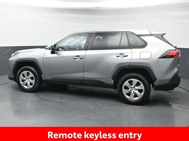 Certified 2023 Toyota RAV4 LE AWD/4WD image 4