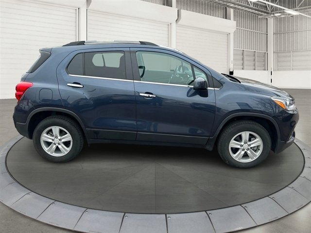 Used 2018 Chevrolet Trax LT w/ LT Convenience Package image 6