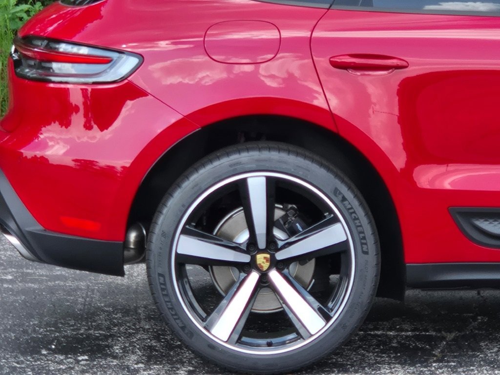 New 2026 Porsche Macan image 14