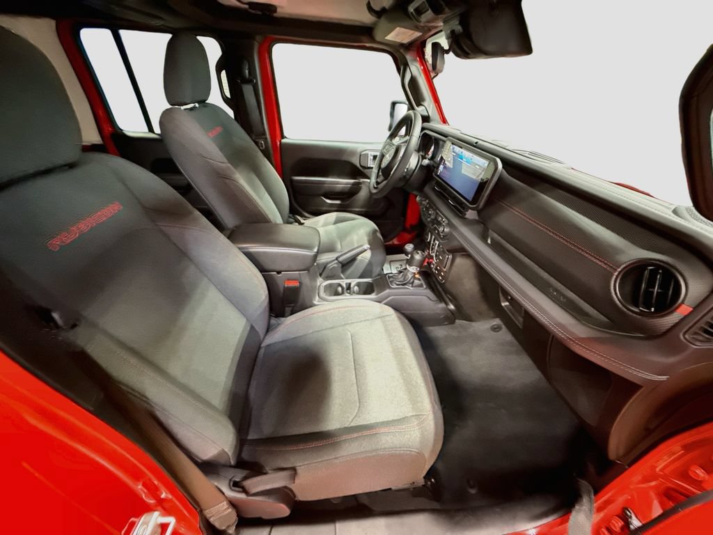 Used 2025 Jeep Wrangler Unlimited Rubicon AWD/4WD image 26
