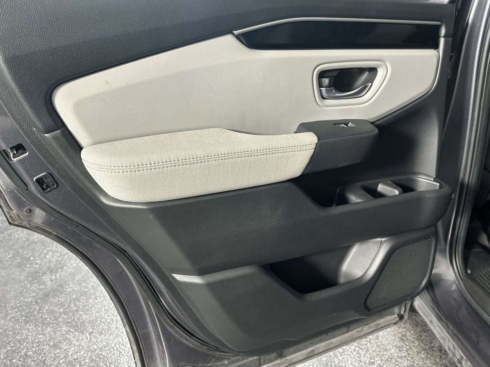 Used 2023 Honda Pilot LX image 33