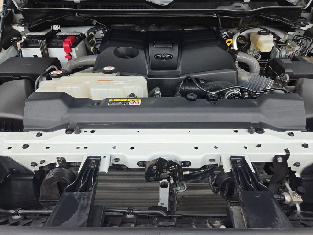 Used 2024 Toyota Tundra Limited w/ Power Package AWD/4WD image 11