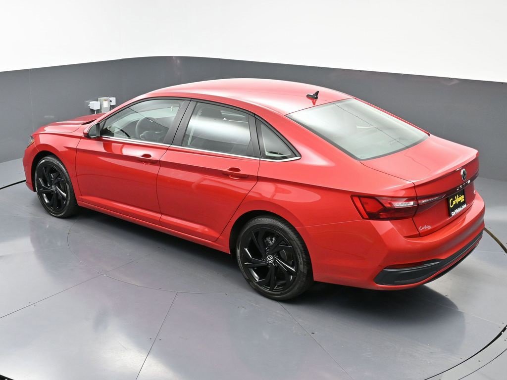 Used 2025 Volkswagen Jetta SE w/ Black Wheel Package image 46
