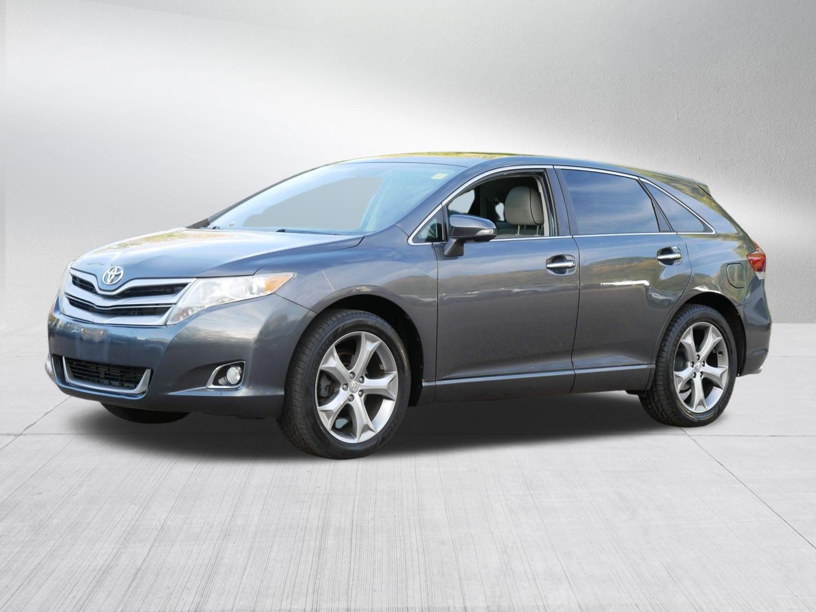Used 2013 Toyota Venza XLE w/ XLE Premium Pkg FWD image 3
