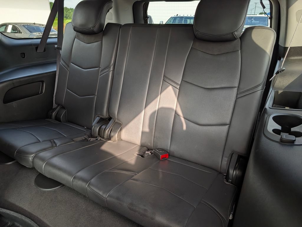 Used 2019 Cadillac Escalade ESV Premium Luxury w/ Escalade Sport Edition AWD/4WD image 29