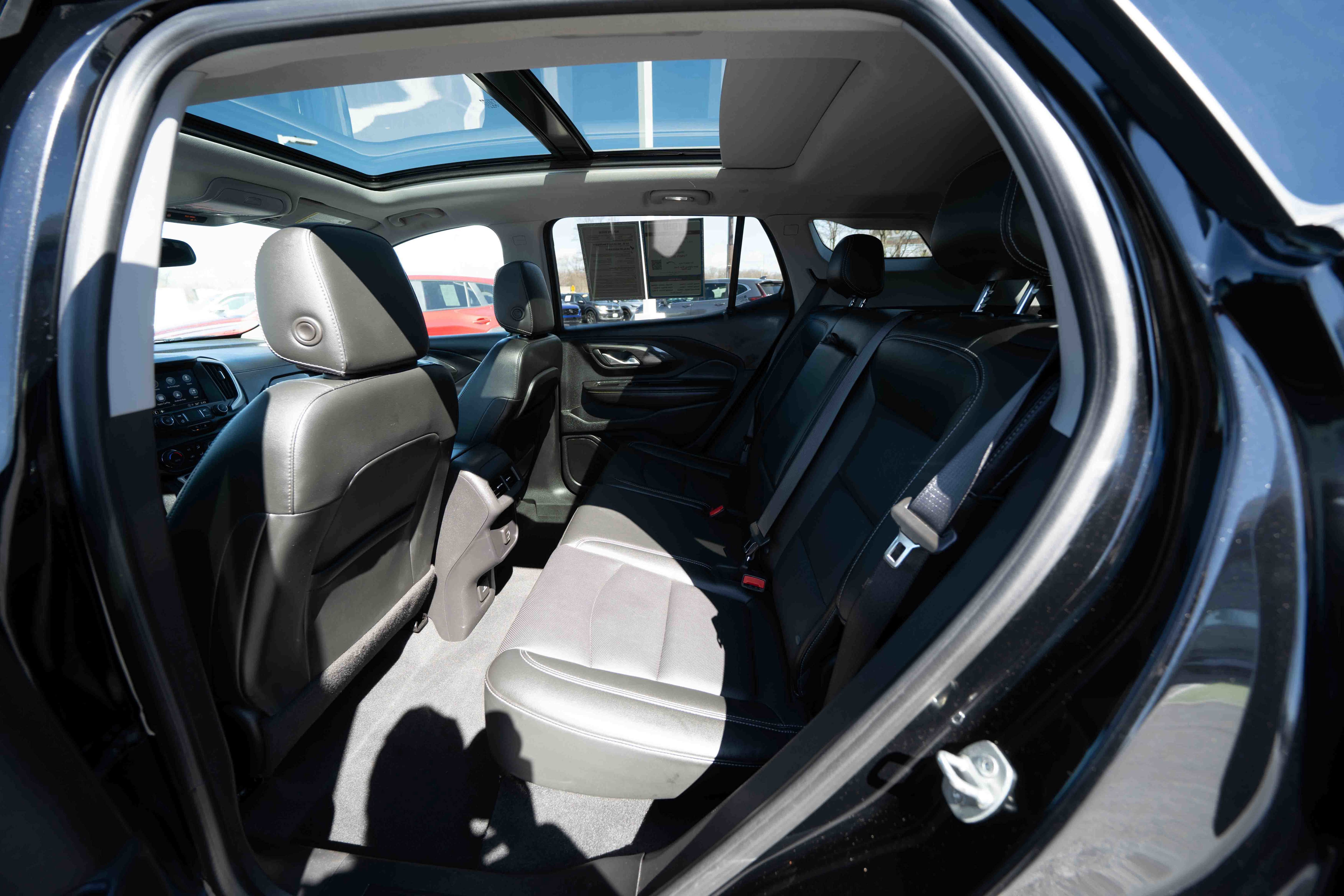 Used 2022 GMC Terrain SLT image 23