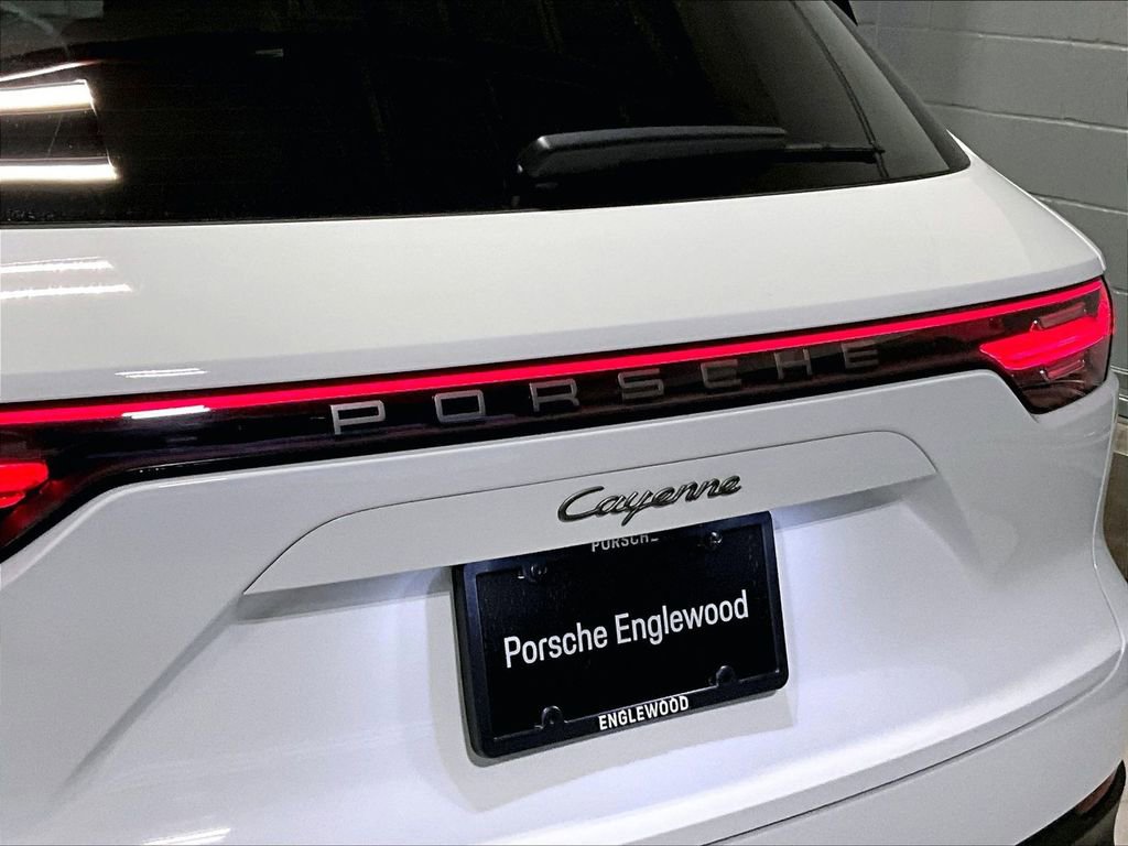 Certified 2023 Porsche Cayenne Platinum Edition image 13