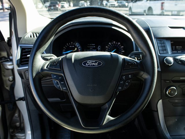 Used 2018 Ford Edge SE image 9