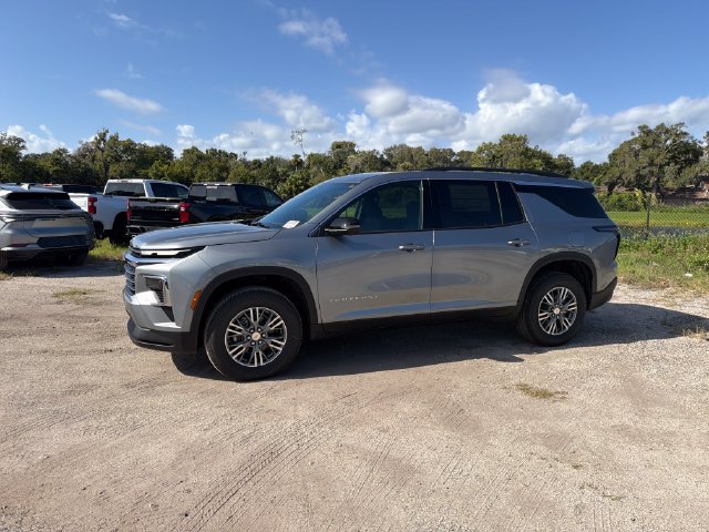 New 2027 Chevrolet Traverse LT w/ Driver Confidence Package FWD image 2