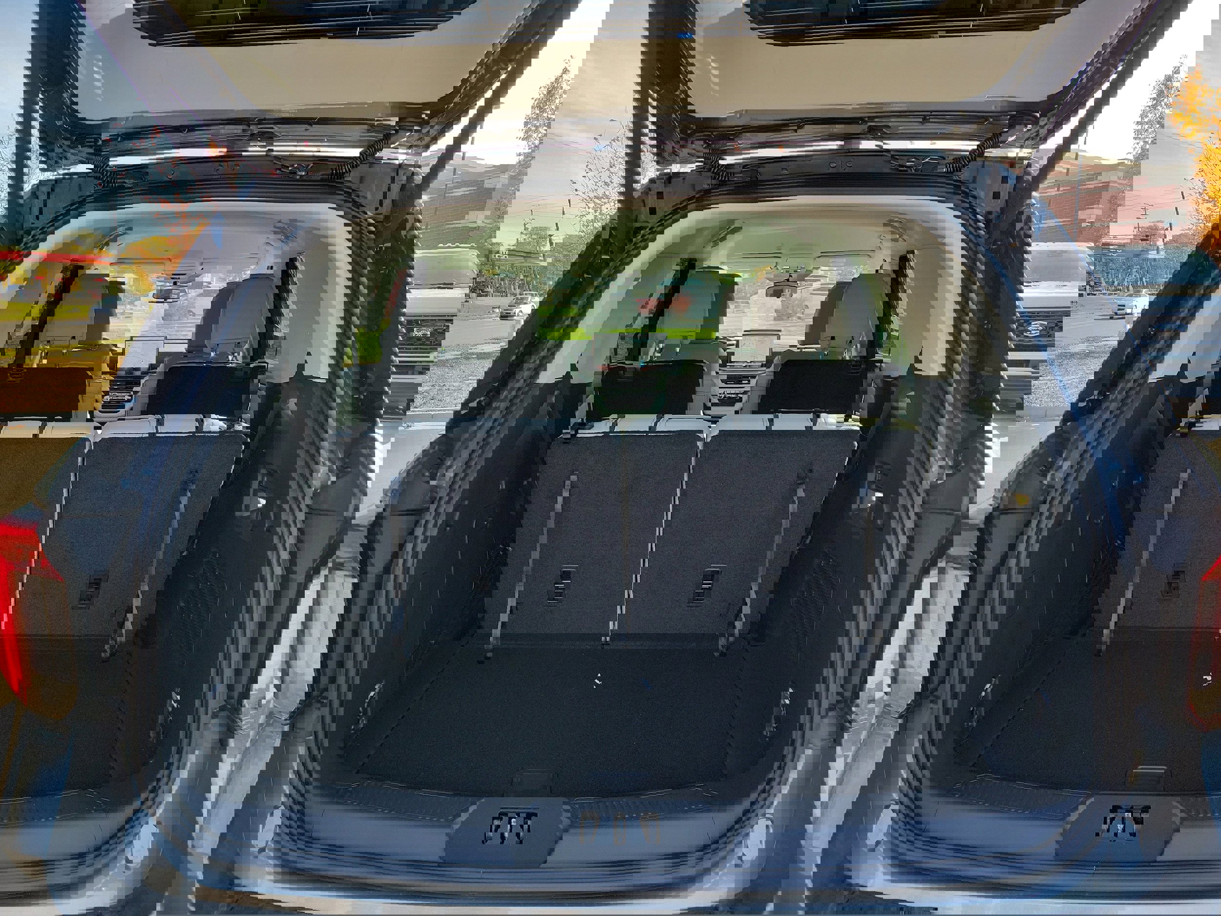 New 2026 Ford Explorer Active w/ Active Comfort Package image 8