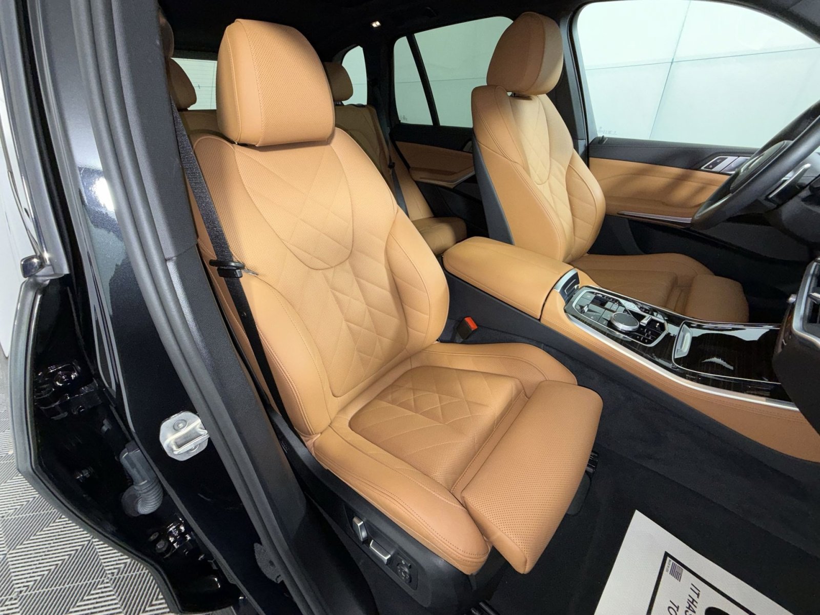 Used 2025 BMW X5 xDrive50e w/ M Sport Package AWD/4WD image 27