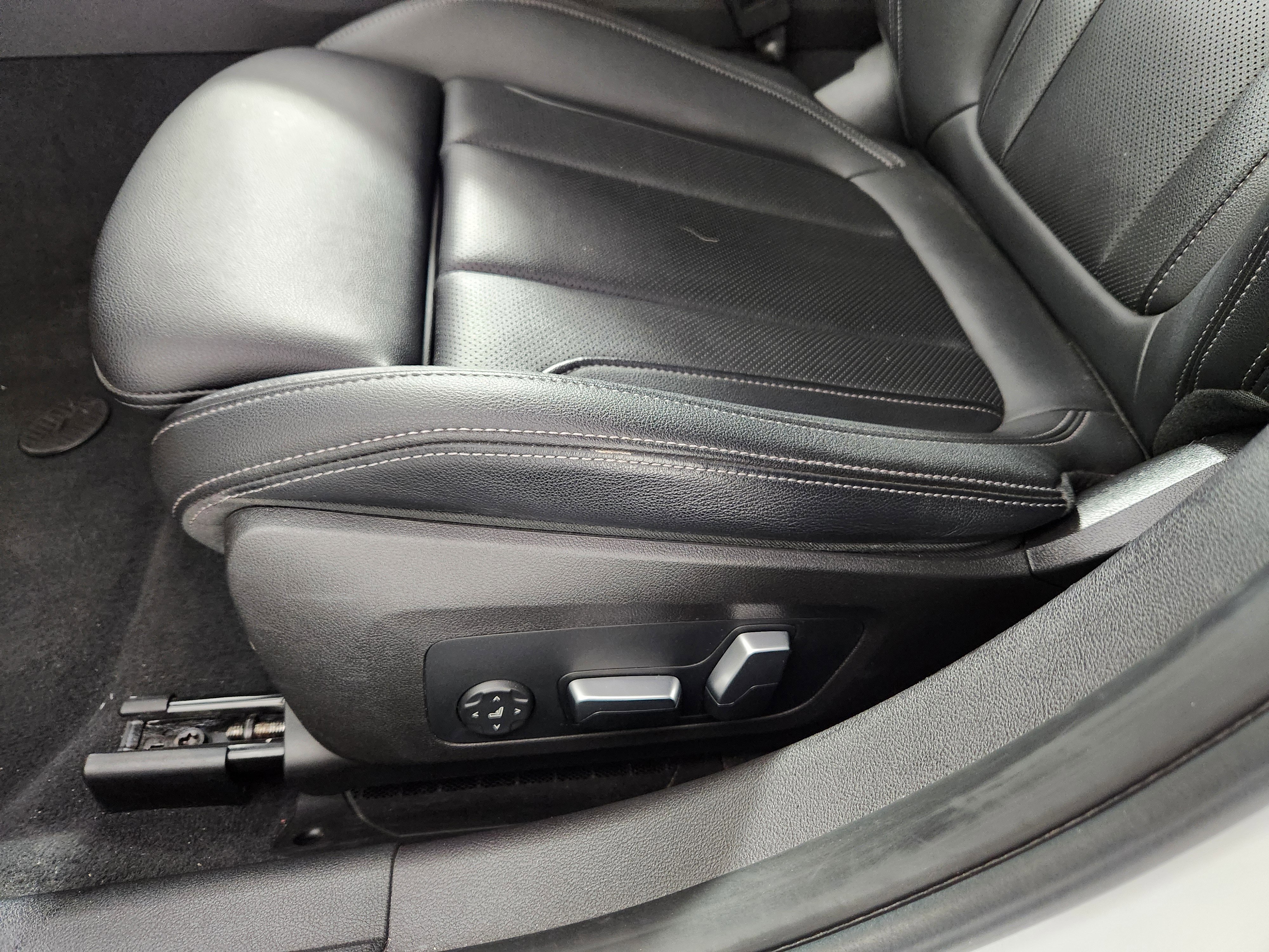 Used 2023 BMW 330i xDrive Sedan image 13