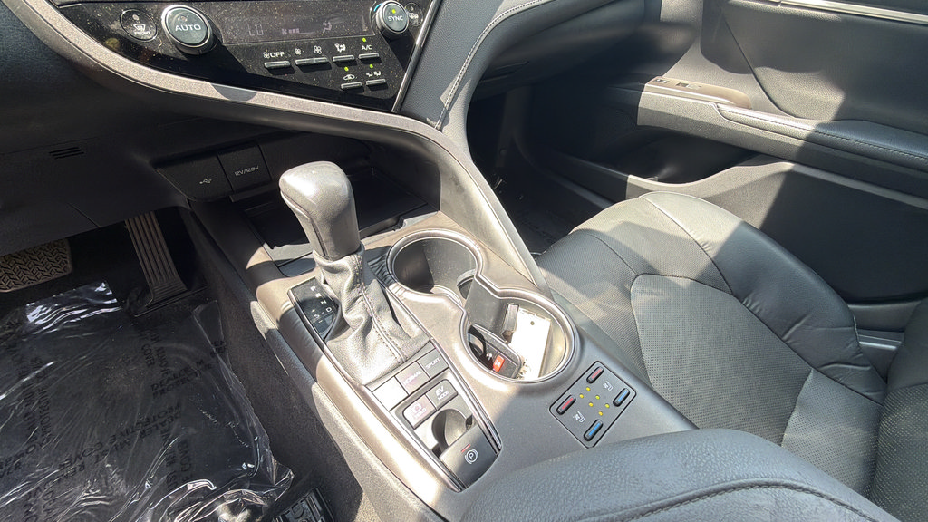Used 2022 Toyota Camry XSE w/ Navigation Upgrade Package FWD image 26