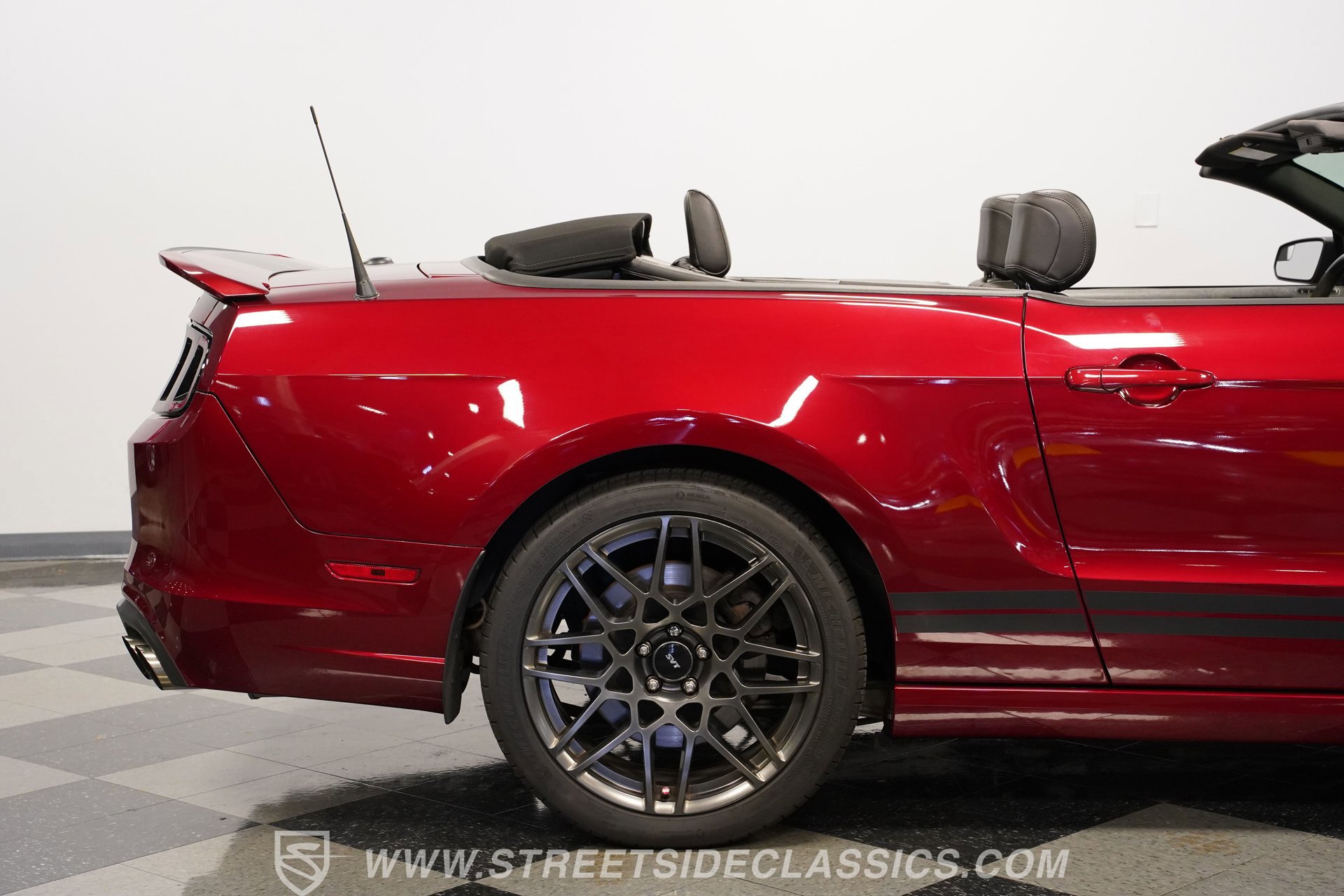 Used 2014 Ford Mustang Shelby GT500 w/ Equipment Group 821A image 29