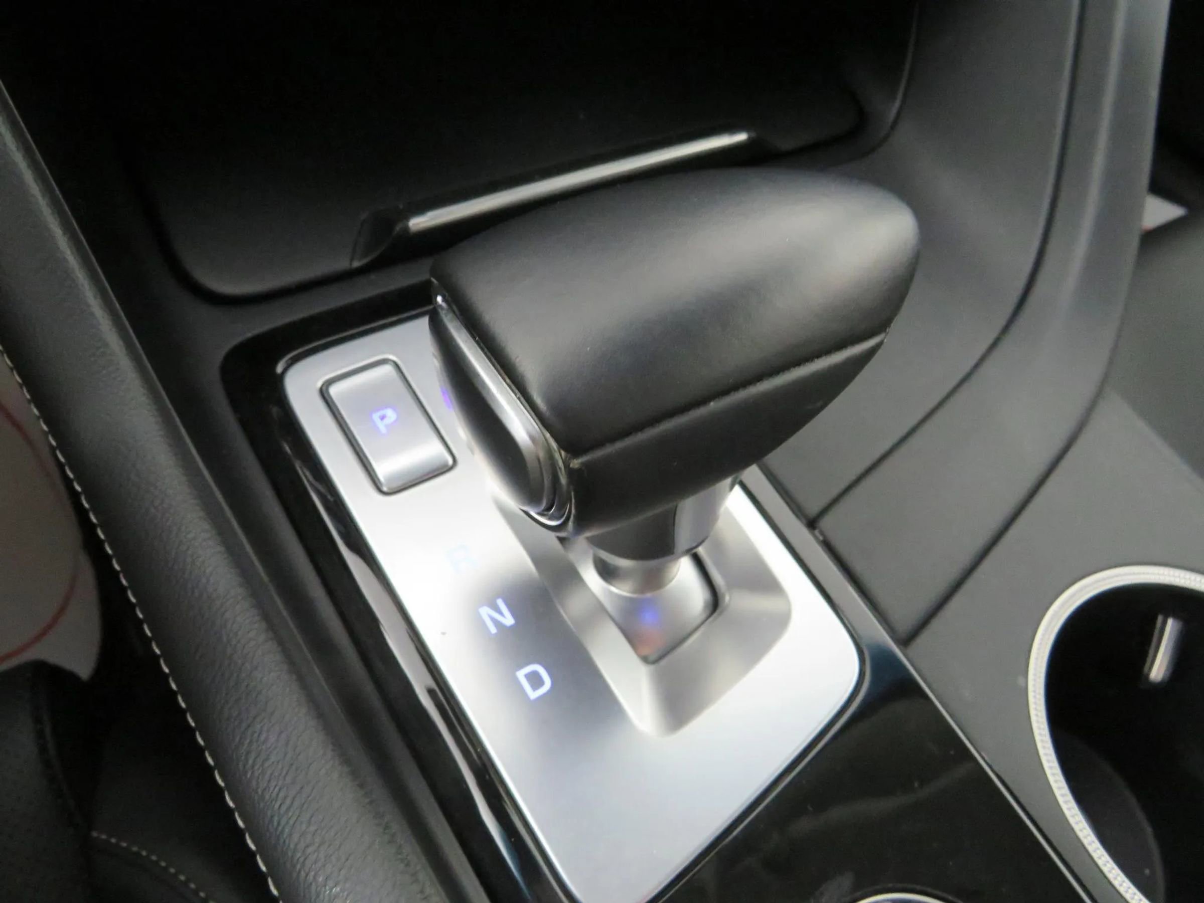 Used 2019 Genesis G70 2.0T Advanced image 24