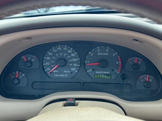 Used 2003 Ford Mustang Convertible RWD image 29