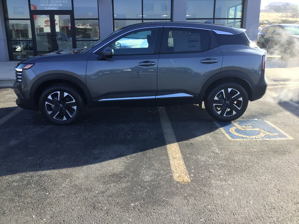 New 2025 Nissan Kicks SV image 3