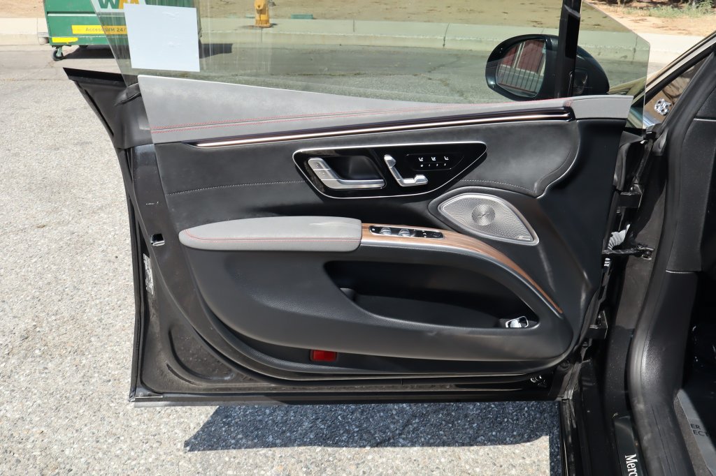 Used 2023 Mercedes-Benz EQS 580 4MATIC Sedan image 9
