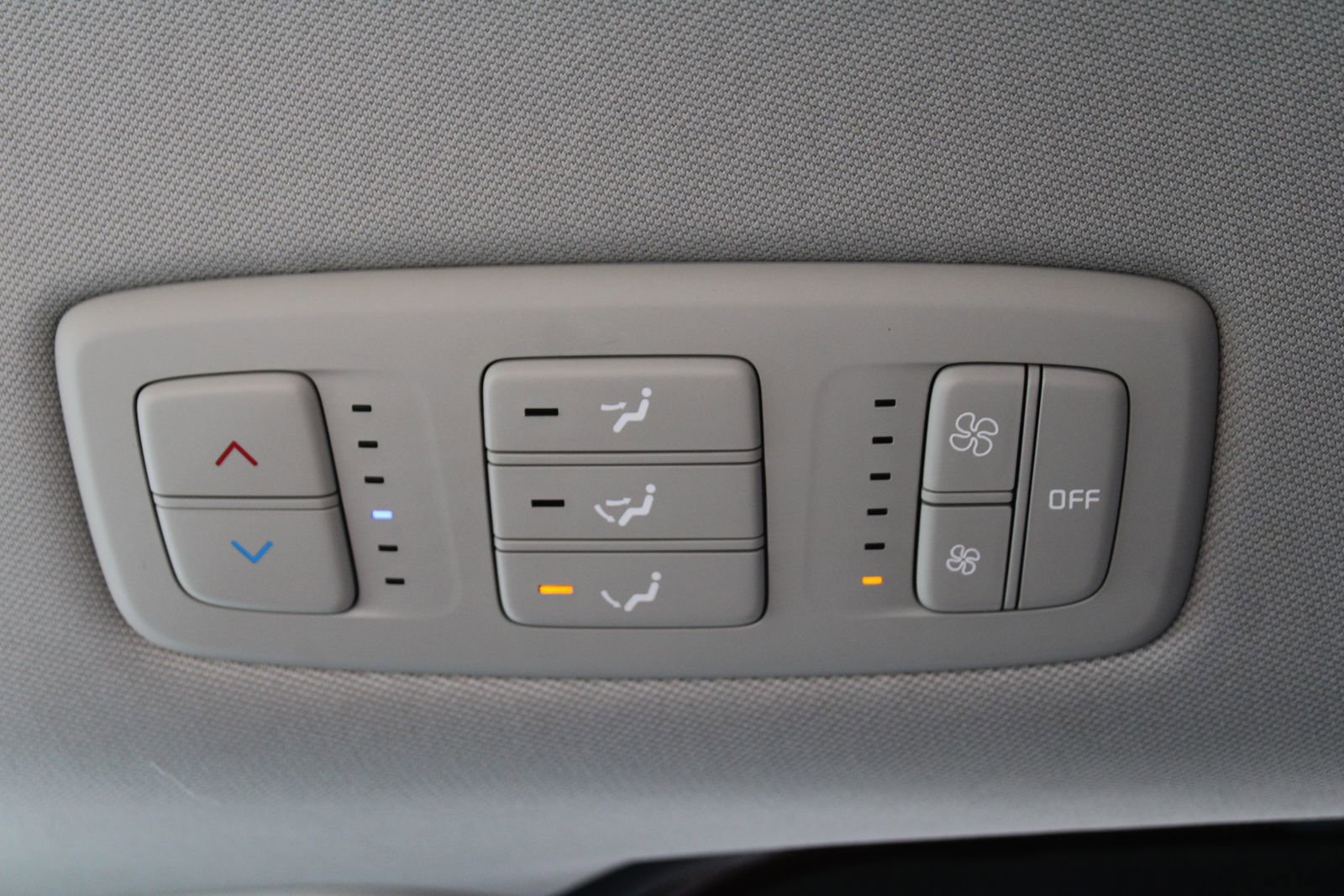 Used 2022 Kia Carnival LX image 30