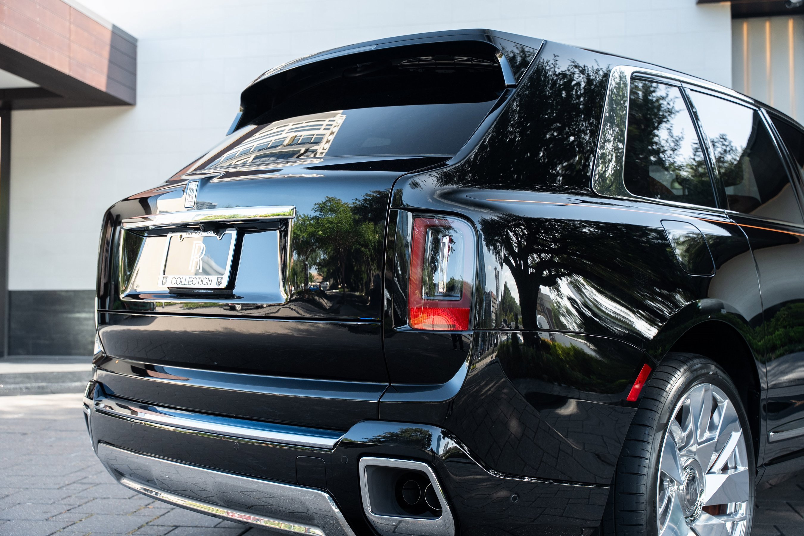Used 2025 Rolls-Royce Cullinan image 51