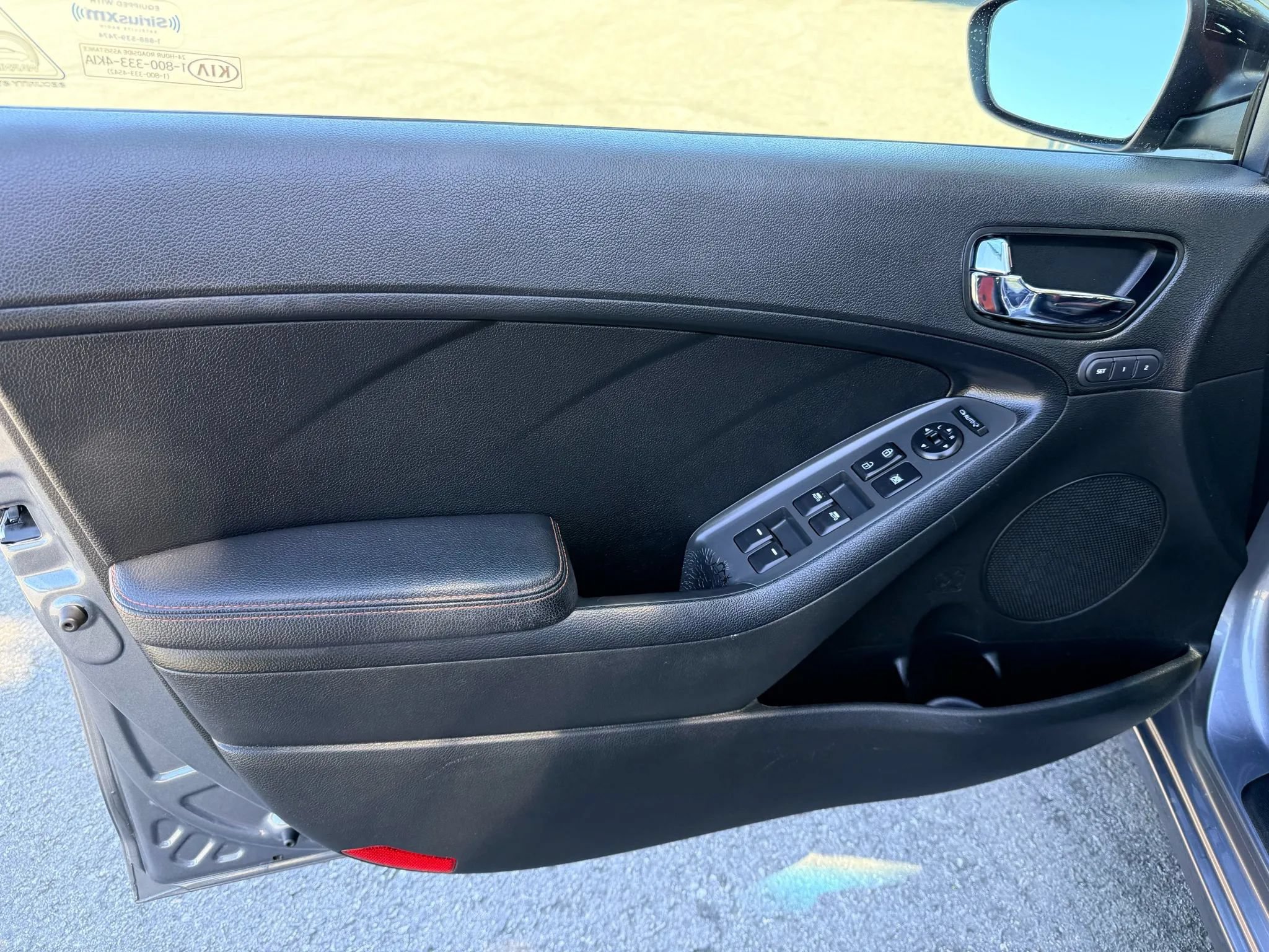 Used 2017 Kia Forte SX FWD image 10