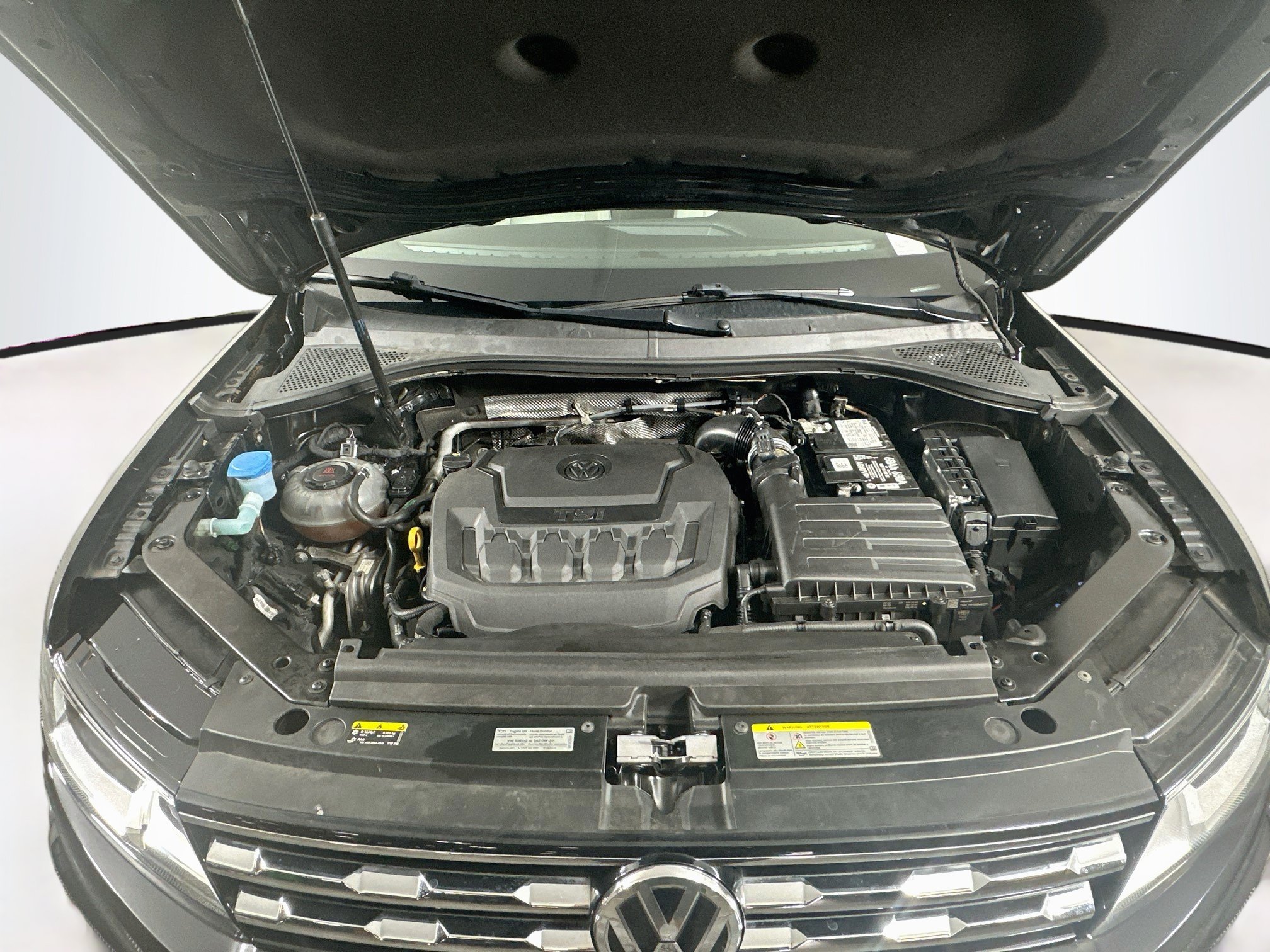 Used 2021 Volkswagen Tiguan SEL FWD image 32