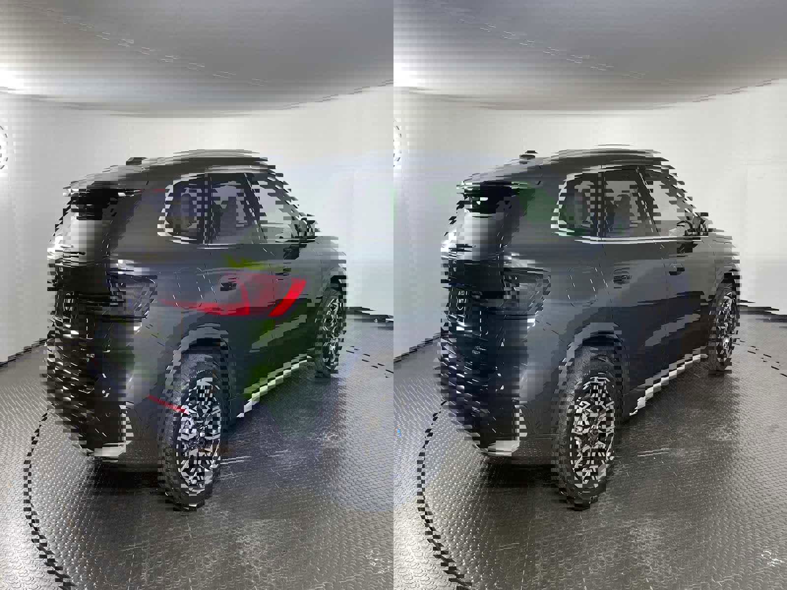 Used 2024 BMW X1 xDrive28i w/ Convenience Package image 3