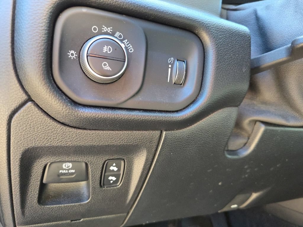 Used 2020 RAM 1500 Big Horn AWD/4WD image 16
