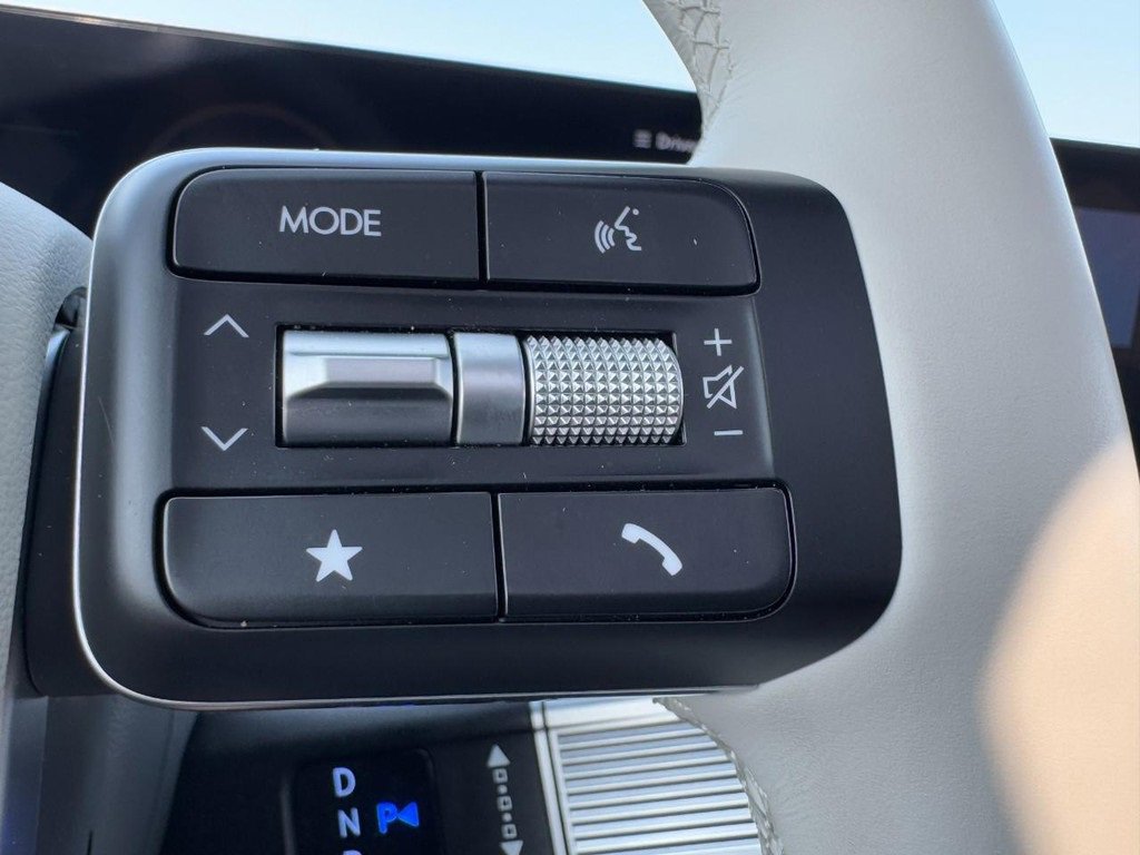 Used 2024 Hyundai Santa Fe Limited image 41