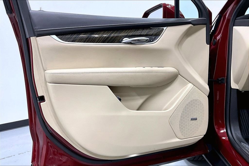 Used 2017 Cadillac XT5 FWD image 20