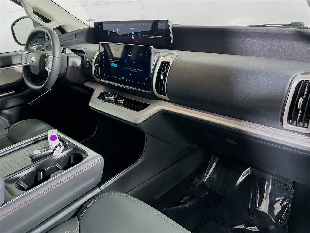 Used 2025 Ford Expedition Max Active image 26