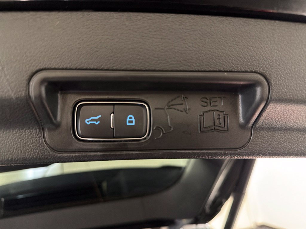 Certified 2022 Ford Explorer Limited w/ Limited Technology Package AWD/4WD image 41