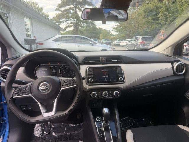Used 2021 Nissan Versa SV FWD image 13