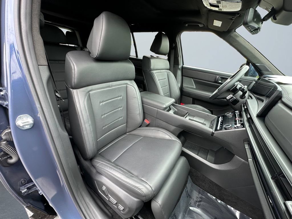 Used 2025 Hyundai Santa Fe Calligraphy AWD/4WD image 15
