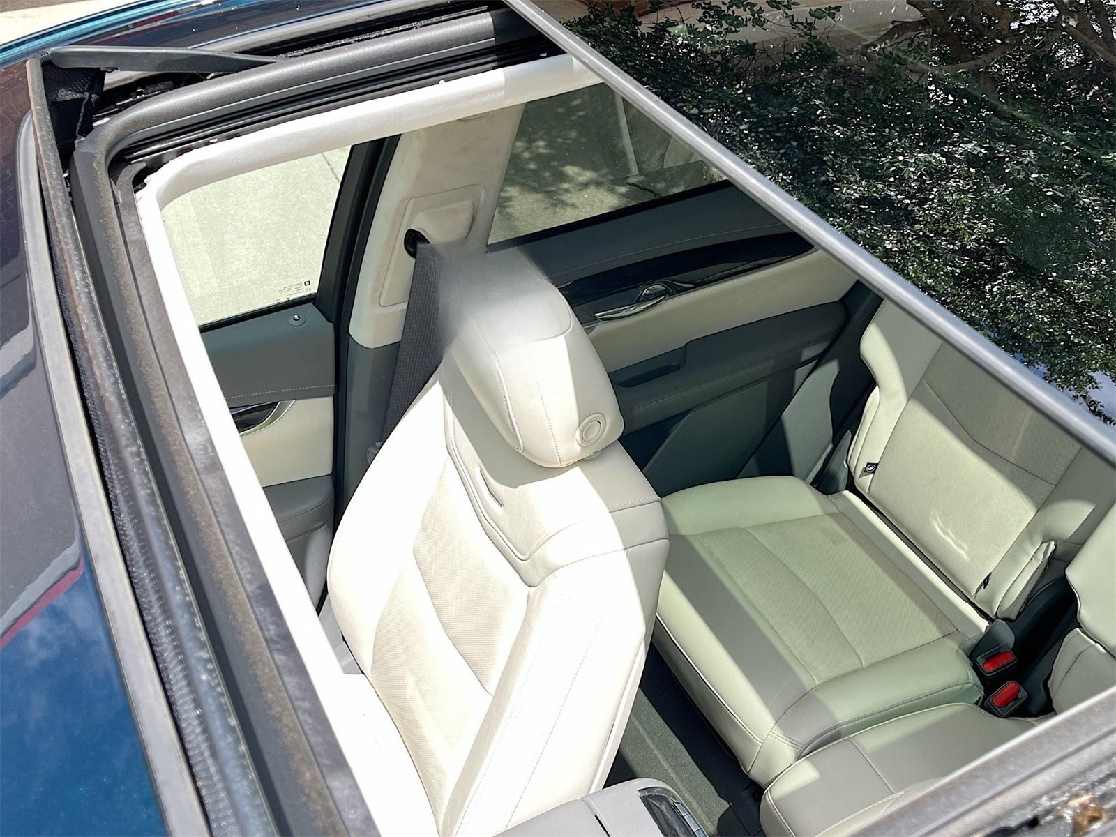 Used 2024 Cadillac XT6 Premium Luxury image 23