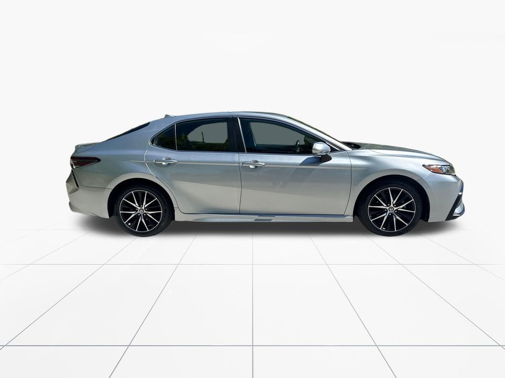 Used 2023 Toyota Camry SE FWD image 9