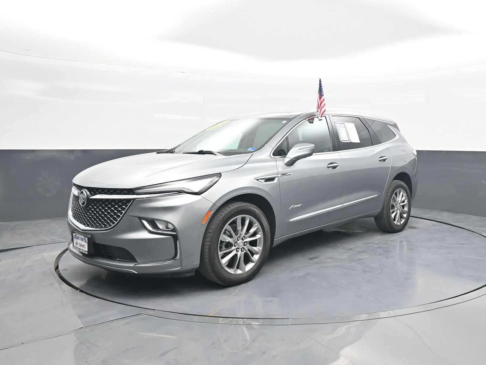 Used 2024 Buick Enclave Avenir AWD/4WD image 4