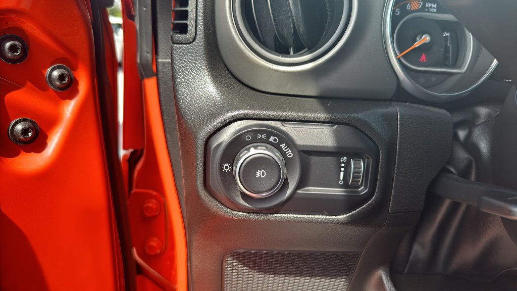 Used 2023 Jeep Wrangler Unlimited Sport AWD/4WD image 29