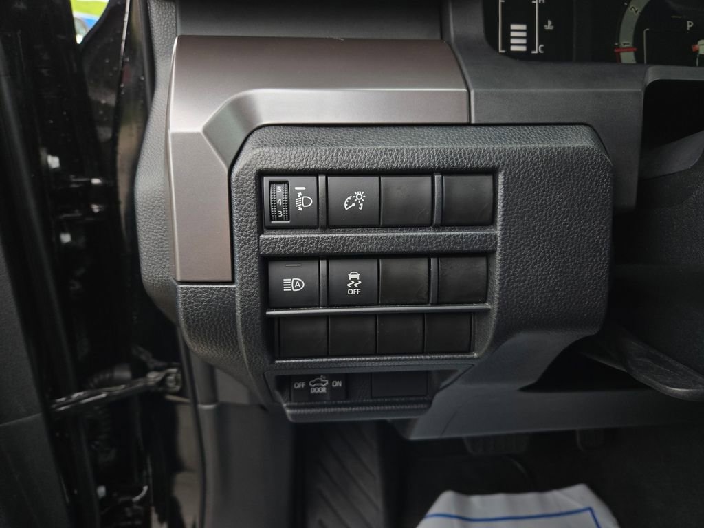 Used 2024 Toyota Tacoma SR5 AWD/4WD image 16