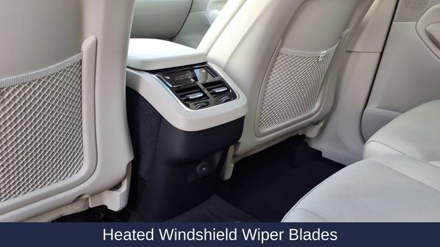 Certified 2021 Volvo XC90 T6 Momentum w/ Climate Package image 22