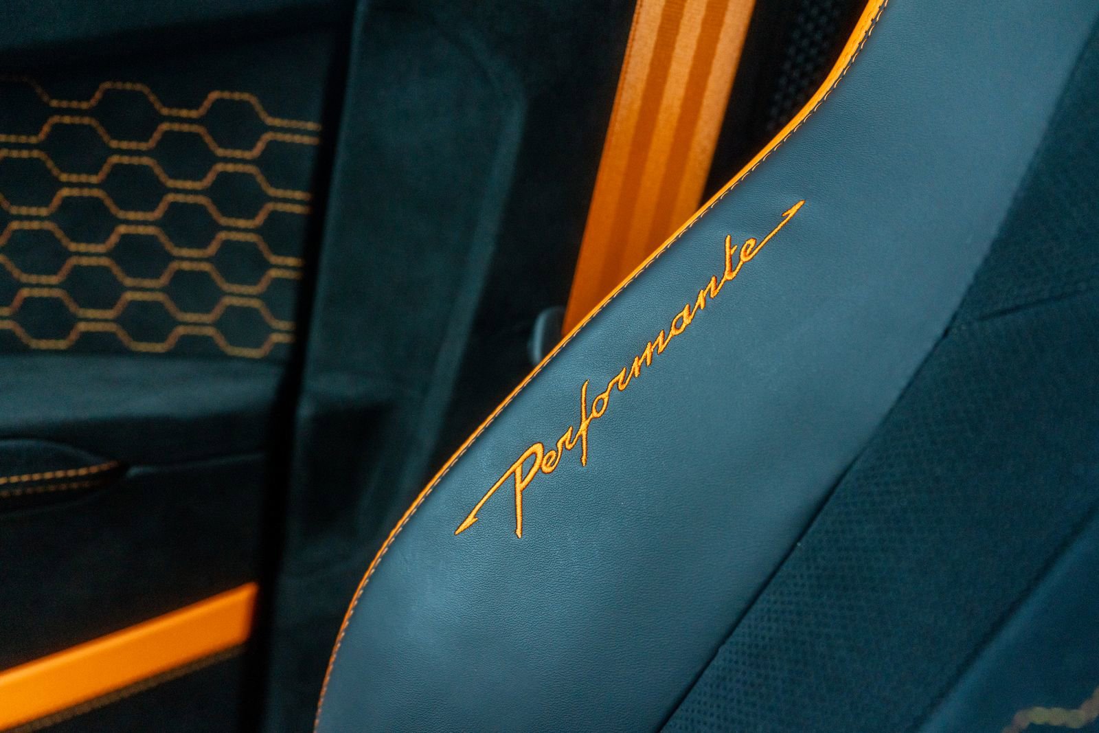 Used 2024 Lamborghini Urus Performante image 46