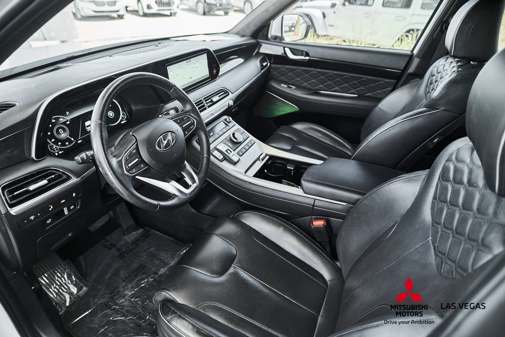 Used 2022 Hyundai Palisade Calligraphy FWD image 2