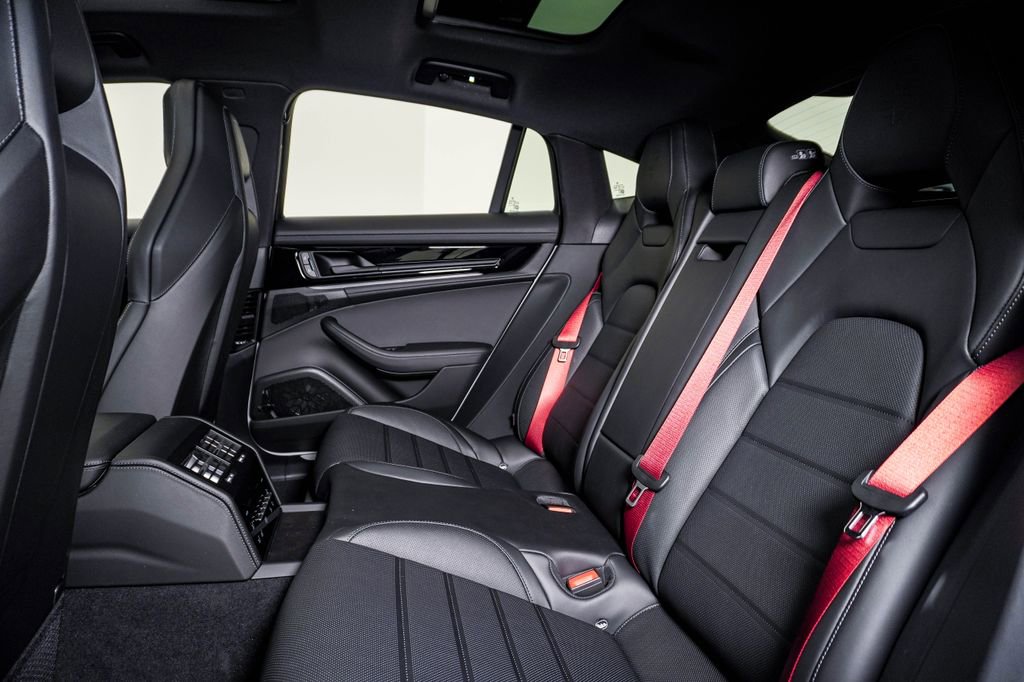 New 2026 Porsche Panamera 4 image 17